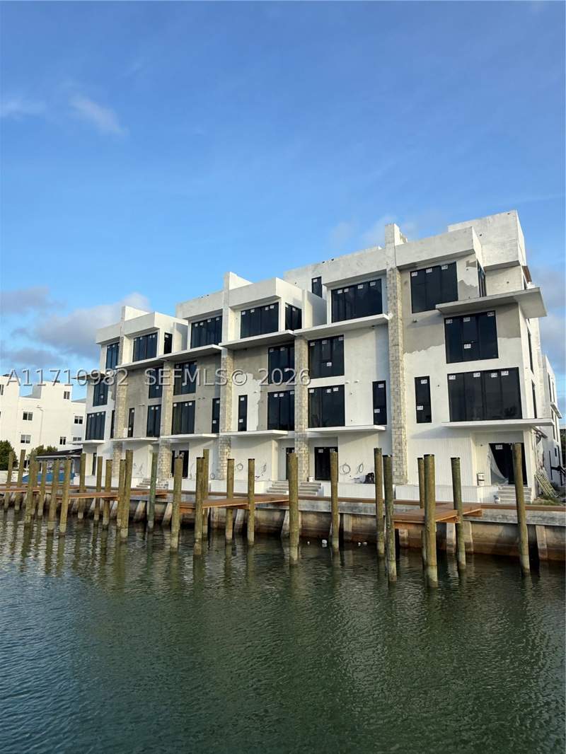 3 bedroom Townhouse at 2005 Calais Dr 1, Normandy Islands, Miami Beach — photo 2