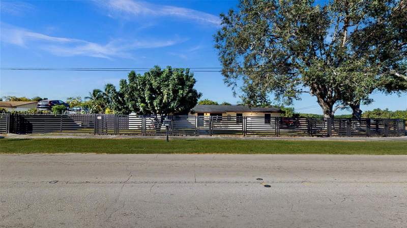 3 bedroom SingleFamilyResidence at 27200 SW 162nd Ave, Heritage Trails Two, Homestead — photo 3