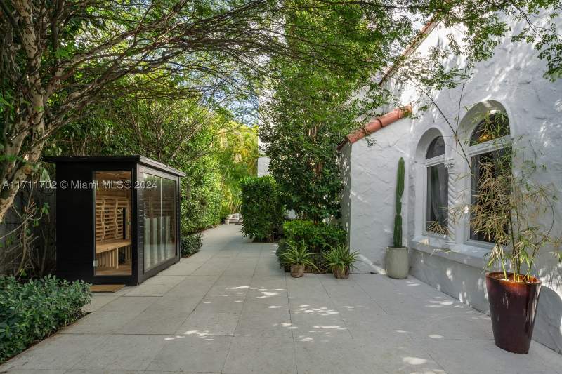 5 bedroom SingleFamilyResidence at 2974 old Alton Rd, Amd Plat Of Sunset Lake S, Miami Beach — photo 4