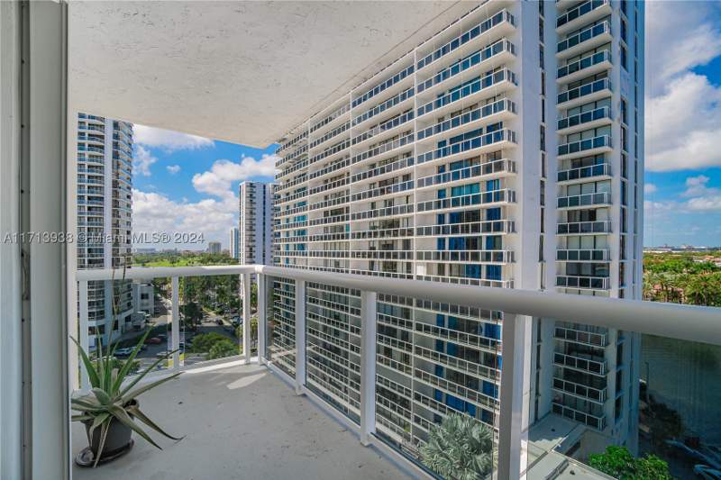 2 bedroom Condominium at 20515 E Country Club Dr 1048, Waterview Condo, Aventura — photo 5
