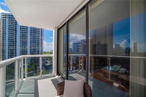 20515 E Country Club Dr 1048, Aventura FL - photo 7 of 35