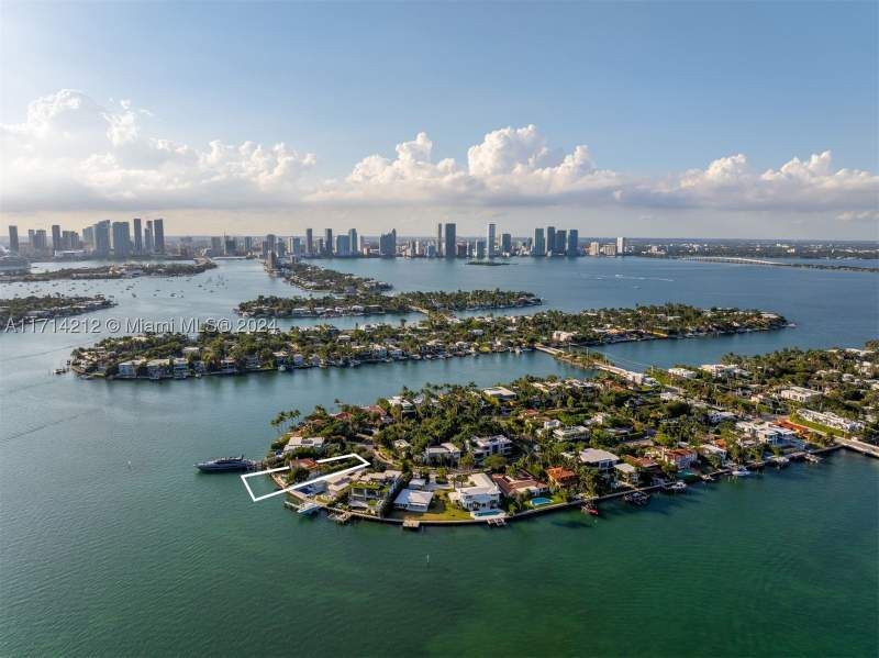 4 bedroom SingleFamilyResidence at 11 E Rivo Alto Dr, Rivo Alto Amd, Miami Beach — photo 4