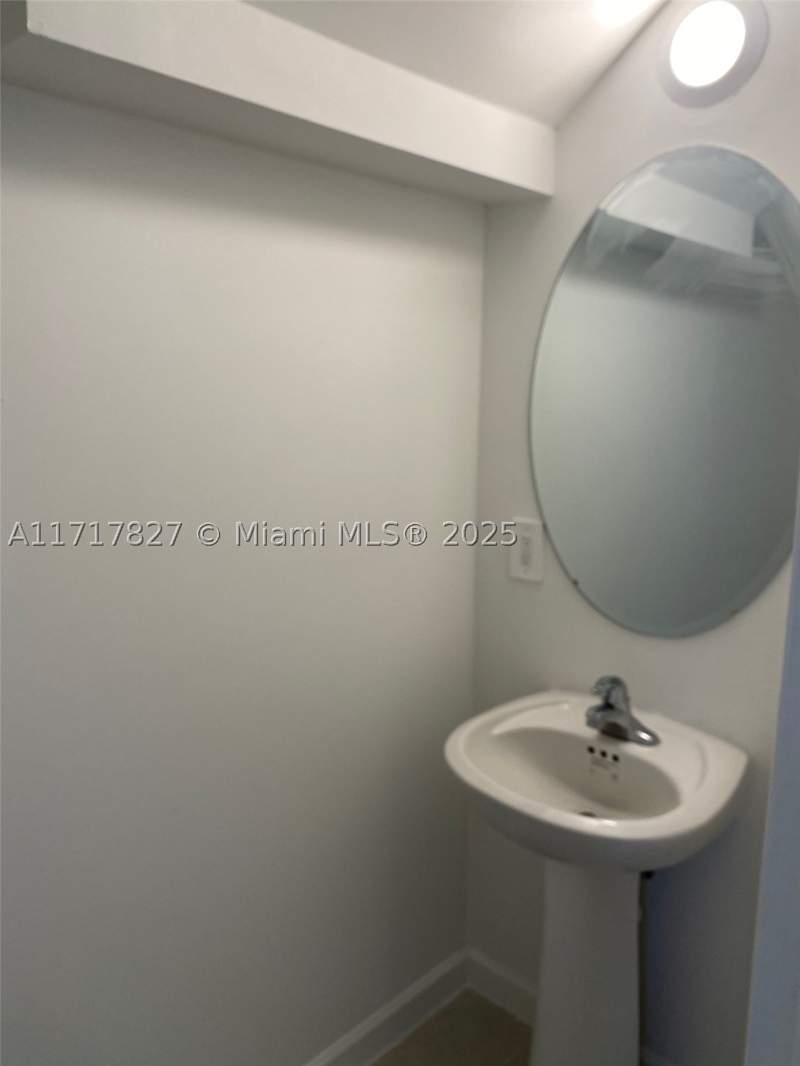 3 bedroom Townhouse at 12623 NW 24th Ave 12623, Golf Ests 1st Addn, Miami — photo 2