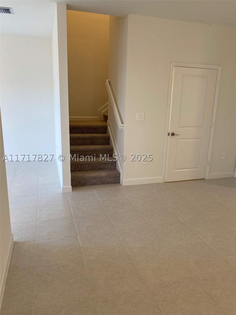 3 bedroom Townhouse at 12623 NW 24th Ave 12623, Golf Ests 1st Addn, Miami — photo 5