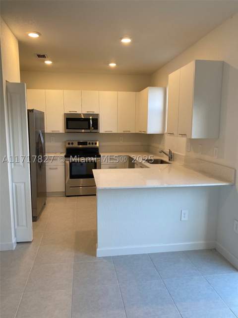 12623 NW 24th Ave 12623, Miami FL - photo 6 of 21