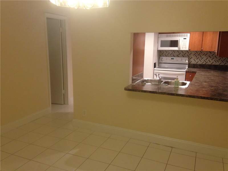 2 bedroom Condominium at 20840 San Simeon Way 305, Lake View Of Calif Club C, Miami — photo 2