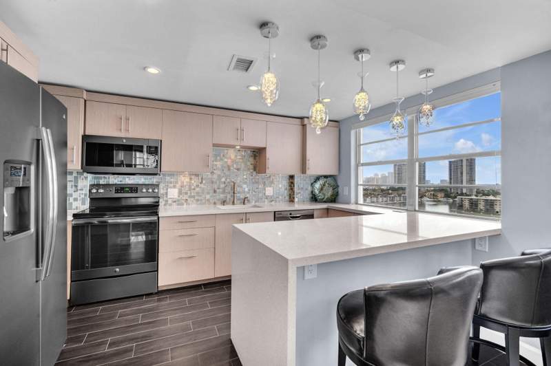 2 bedroom Condominium at 2801 NE 183rd Street 1417w, Admirals Port, Aventura — photo 3