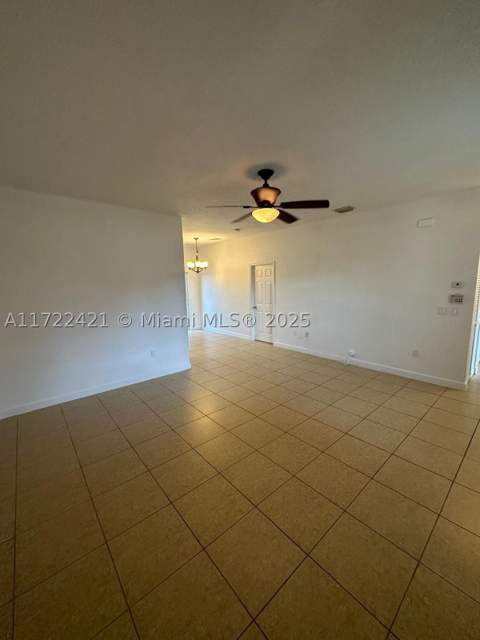 2589 NE 4th St 205, Homestead FL - photo 13 of 15