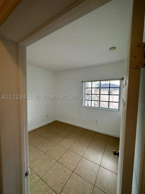2589 NE 4th St 205, Homestead FL - photo 6 of 15