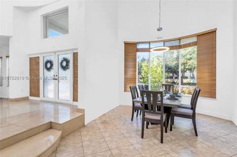 8135 NW 164th Ter, Miami Lakes FL - photo 11 of 52