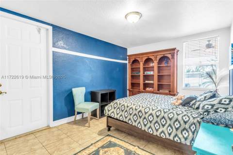 8135 NW 164th Ter, Miami Lakes FL - photo 19 of 52