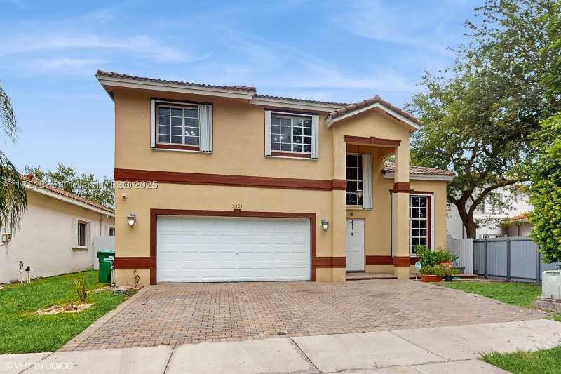 4 bedroom SingleFamilyResidence at 5323 NW 109th Ct, The Reserve At Doral, Doral — photo 1