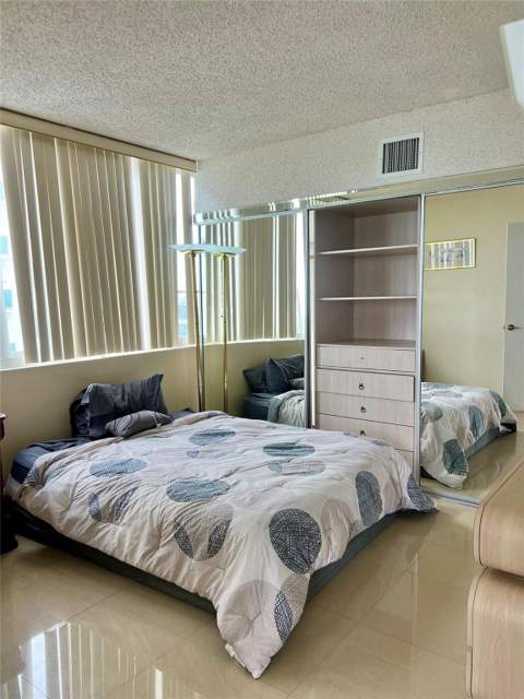 5005 Collins Avenue 1210, Miami Beach FL - photo 15 of 18
