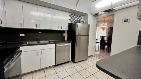 5005 Collins Avenue 1210, Miami Beach FL - photo 7 of 18