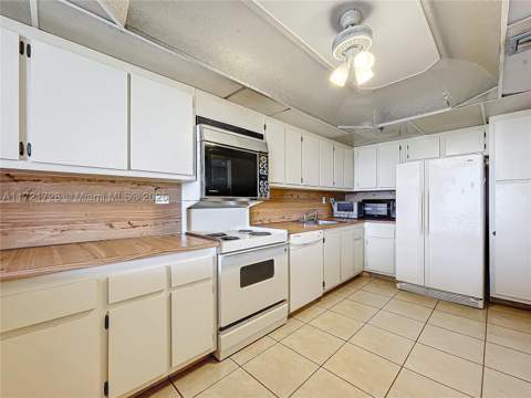 20225 NE 34th Ct 817, Aventura FL - photo 16 of 57