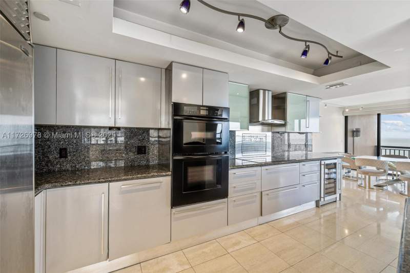 3 bedroom Condominium at 10175 Collins Ave 502, The Tiffany Of Bal Harbour, Bal Harbour — photo 5