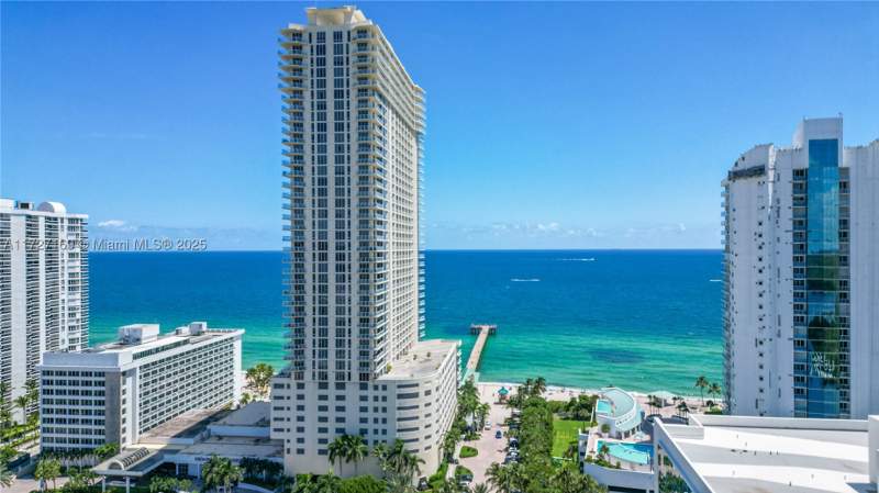 2 bedroom Condominium at 16699 Collins Ave 2709, La Perla Condo, Sunny Isles Beach — photo 2