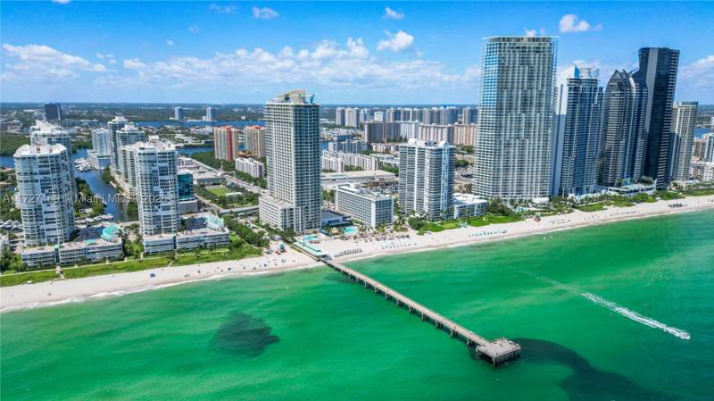 2 bedroom Condominium at 16699 Collins Ave 2709, La Perla Condo, Sunny Isles Beach — photo 4