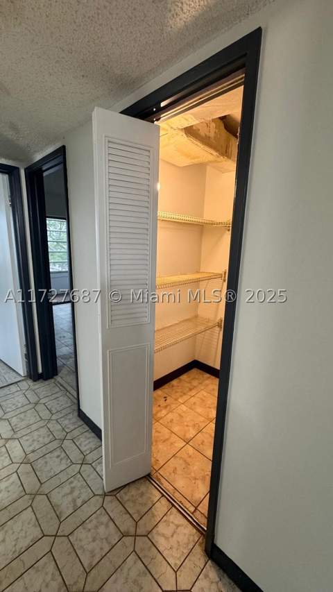 160 NE 203rd Ter 18, Miami Gardens FL - photo 24 of 40
