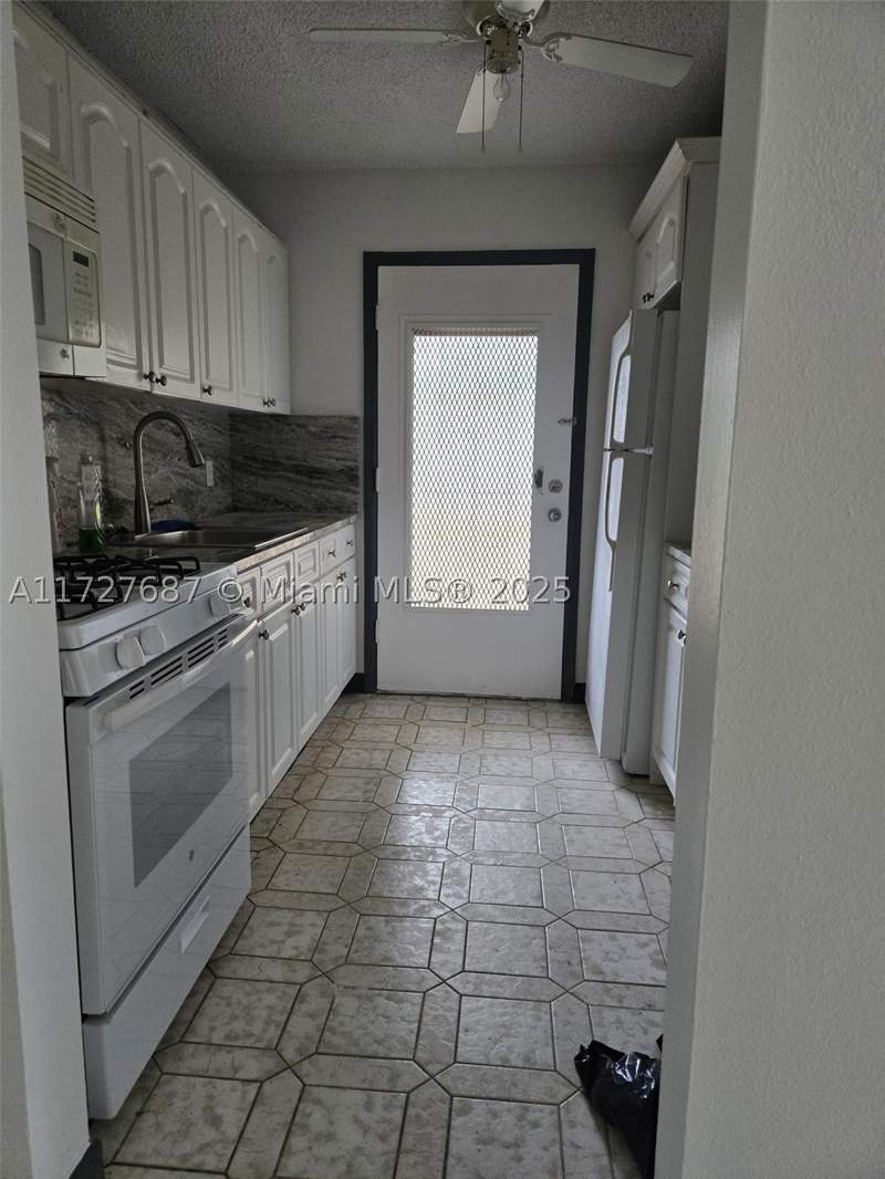 2 bedroom Condominium at 160 NE 203rd Ter 18, Ro-Mont South Condo E, Miami Gardens — photo 4