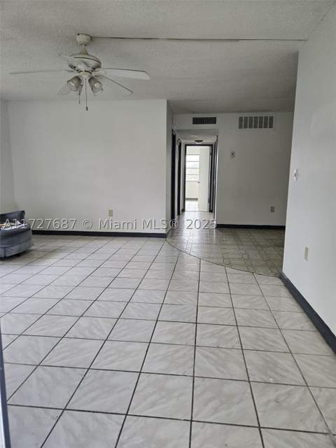 160 NE 203rd Ter 18, Miami Gardens FL - photo 9 of 40