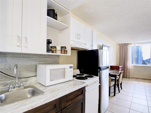 19201 Collins Ave 1141, Sunny Isles Beach FL - photo 13 of 44