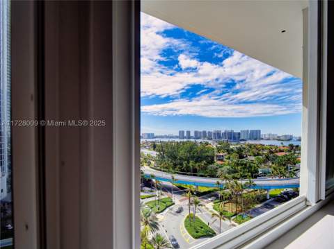 19201 Collins Ave 1141, Sunny Isles Beach FL - photo 19 of 44