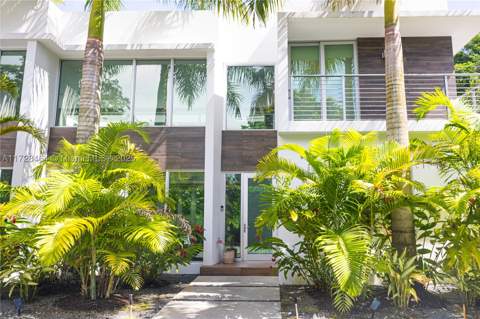 6790 SW 72 Street, South Miami FL - photo 7 of 34
