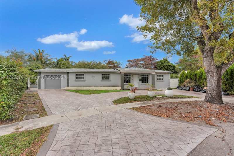 6 bedroom SingleFamilyResidence at 18600 NE 7th Ct, Pickwick Lake Ests Sec 2, North Miami Beach — photo 1