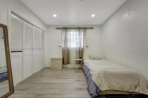 18600 NE 7th Ct, North Miami Beach FL - photo 13 of 59