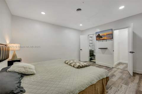 18600 NE 7th Ct, North Miami Beach FL - photo 16 of 59