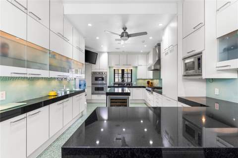 1181 S Alhambra Cir, Coral Gables FL - photo 15 of 51