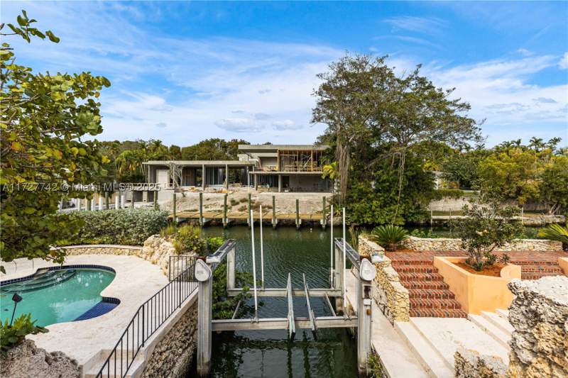 4 bedroom SingleFamilyResidence at 1181 S Alhambra Cir, Coral Gables Riviera Sec, Coral Gables — photo 3