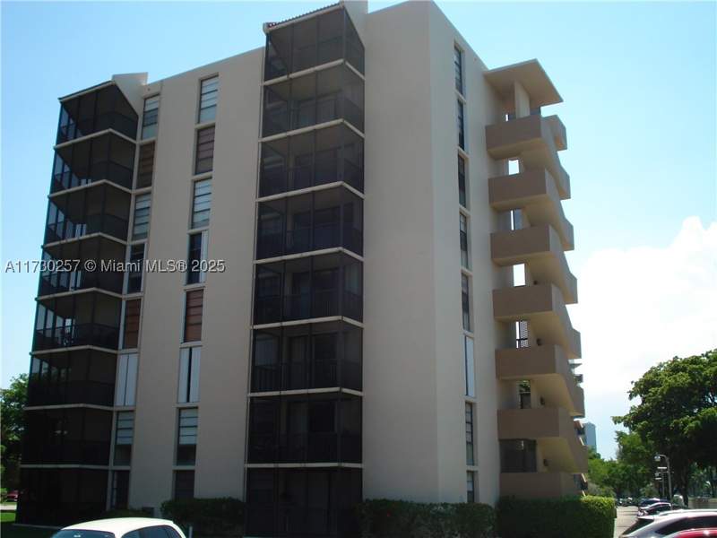1 bedroom Condominium at 3101 N Country Club Drive 306, Bravura II Condo, Aventura — photo 3