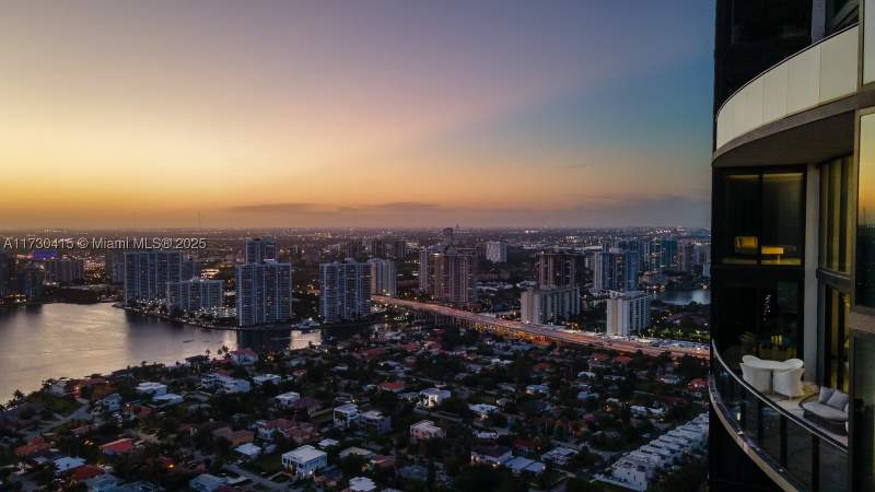 3 bedroom Condominium at 18555 Collins Ave 4203, 18555 Collins Avenue Cond, Sunny Isles Beach — photo 5