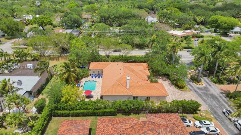 5 bedroom SingleFamilyResidence at 15210 SW 74th Ct, Coral Cay, Palmetto Bay — photo 2