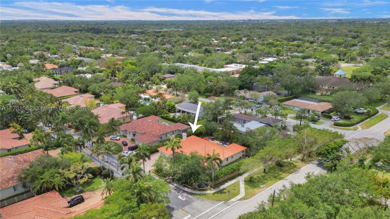 5 bedroom SingleFamilyResidence at 15210 SW 74th Ct, Coral Cay, Palmetto Bay — photo 4