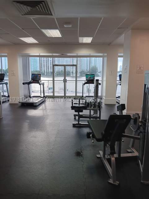 18031 Biscayne Blvd 1103, Aventura FL - photo 10 of 13