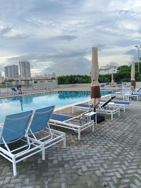 18031 Biscayne Blvd 1103, Aventura FL - photo 12 of 13