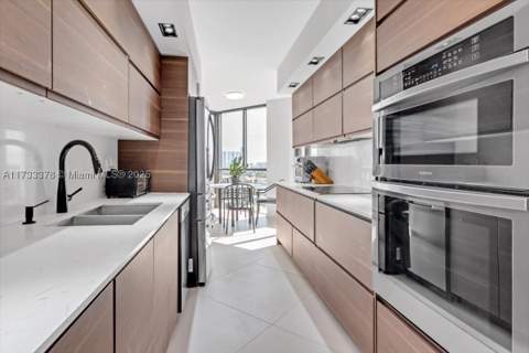 1000 Island Blvd 2003, Aventura FL - photo 11 of 36