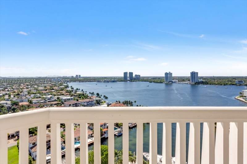 3 bedroom Condominium at 1000 Island Blvd 2003, Williams Island, Aventura — photo 2