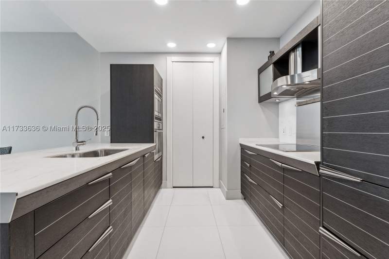 2 bedroom Condominium at 200 Biscayne Boulevard Way 4912, Epic West Condo, Miami — photo 5