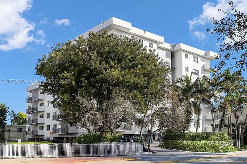 1 bedroom Condominium at 1025 Alton Rd 602, Palms Of Alton Road Condo, Miami Beach — photo 1