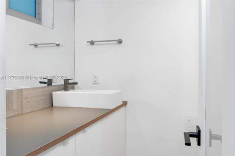 1025 Alton Rd 602, Miami Beach FL - photo 19 of 29