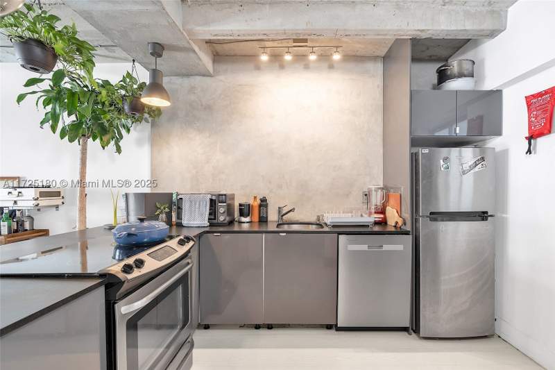 1 bedroom Condominium at 1025 Alton Rd 602, Palms Of Alton Road Condo, Miami Beach — photo 3