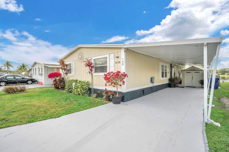 4 bedroom MobileHome at 5520 NW 203rd, Royal Country, Miami Gardens — photo 4