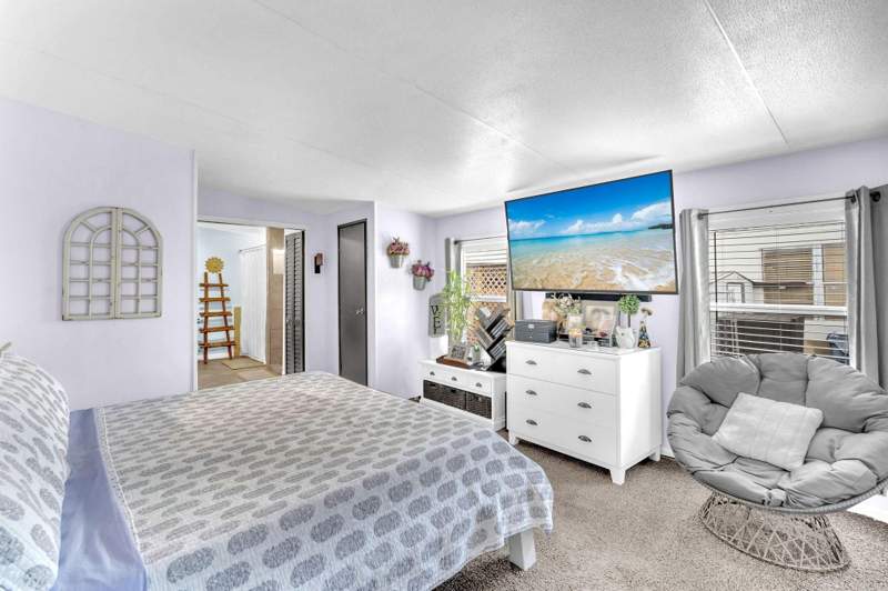 4 bedroom MobileHome at 5520 NW 203rd, Royal Country, Miami Gardens — photo 5
