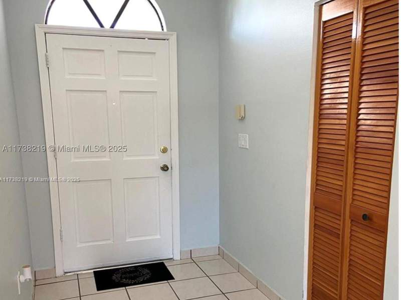 3 bedroom Townhouse at 4903 SW 144th Ct -, Bird Lakes Townhouse Sec, Miami — photo 2