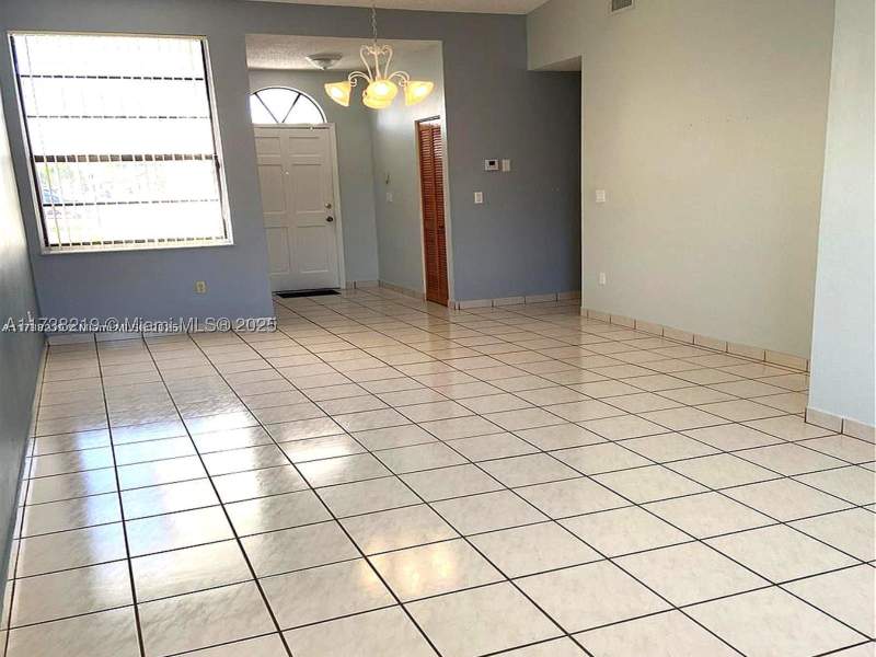3 bedroom Townhouse at 4903 SW 144th Ct -, Bird Lakes Townhouse Sec, Miami — photo 5