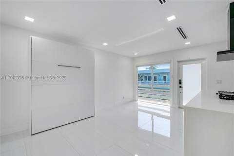 2700 NE 135th St 32, North Miami FL - photo 14 of 40